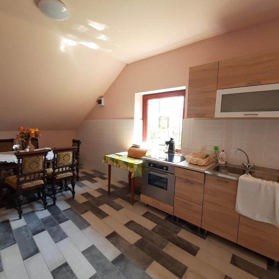 Torony Lovarda Maganszallas Kiskunfelegyhaza Exterior photo