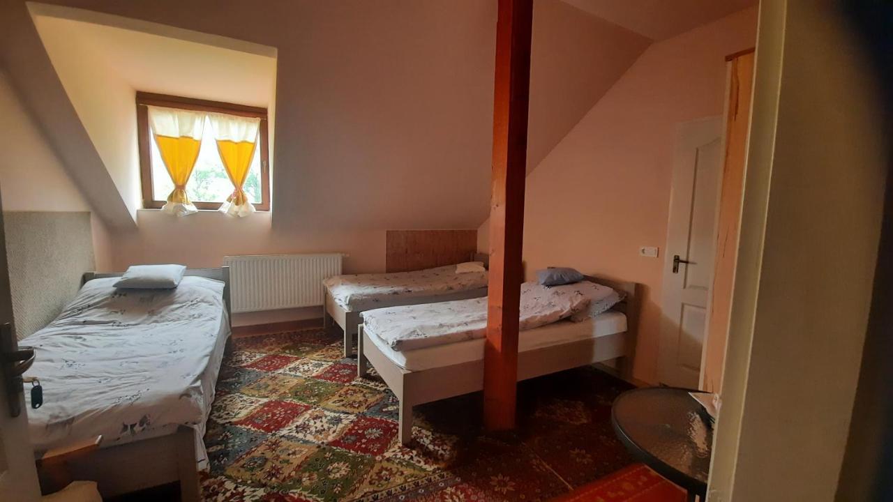 Torony Lovarda Maganszallas Kiskunfelegyhaza Exterior photo